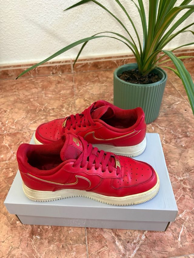 Nike Air Force 1 Rojas Talla 39