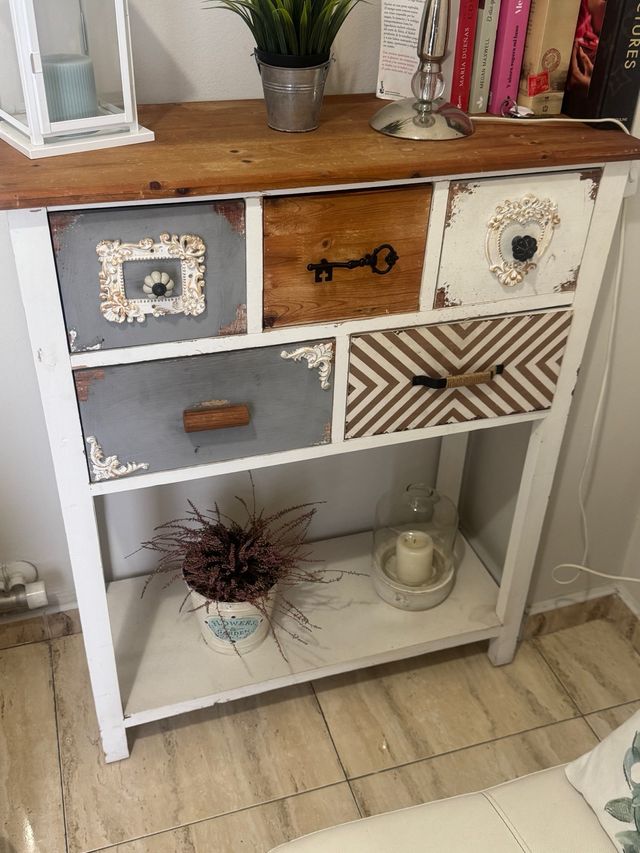 Recibidor de madera con cajones