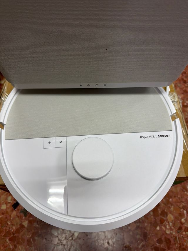 Roomba Plus 505 Combo AutoWash Dock