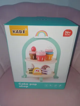 Expositor de madera para pasteles de juguete