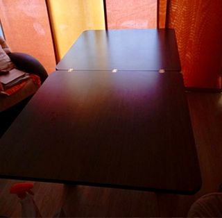 Mesa de salón extensible cuadrada