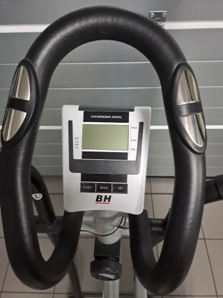 Bicicleta Elíptica BH ZK200