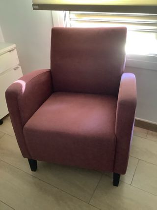 Sillón individual granate como nuevo.