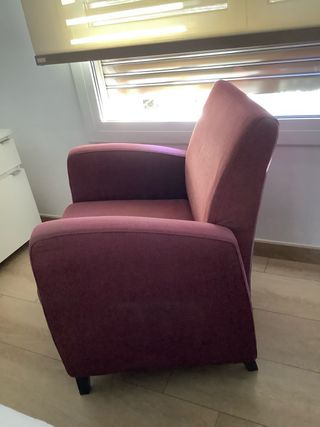 Sillón individual granate como nuevo.