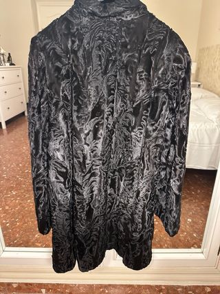 Abrigo mujer piel astracán negro