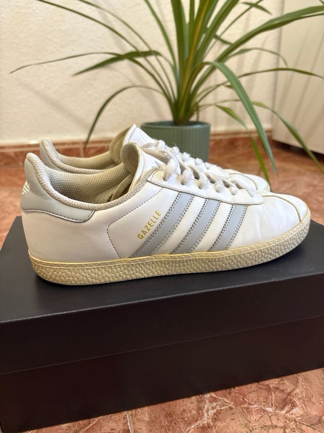 Adidas Gazelle blancas y grises T39