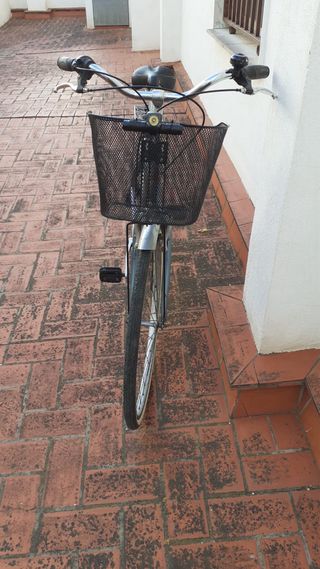 Bicicleta MONTY azul con cesta.