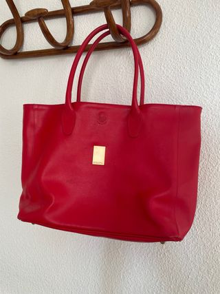 Bolso grande rojo de piel