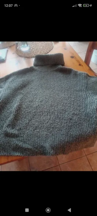 Jersey cuello alto gris