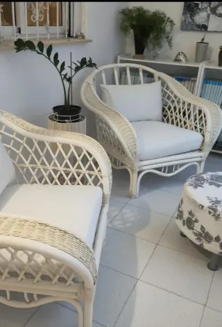 Poltrona in vimini bianca