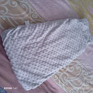 Conjunto bebé: saquito y manta peluche