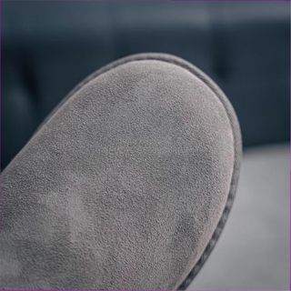 UGG 1116109 gris invierno talla 40