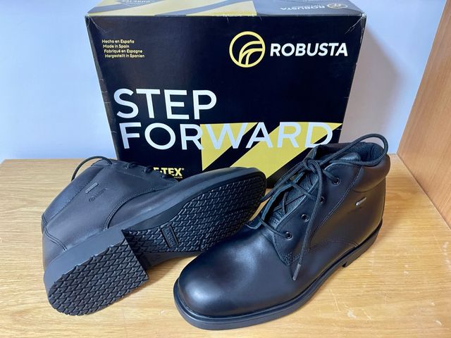 Botas media caña,Robusta Gore-Tex Negras