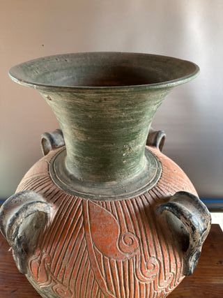 Jarrón antiguo decorativo