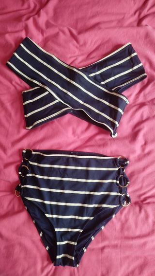 Bikini rayas azul marino con arandelas