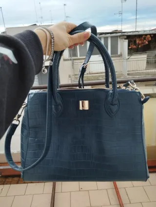 Borsa Twin Set blu effetto coccodrillo