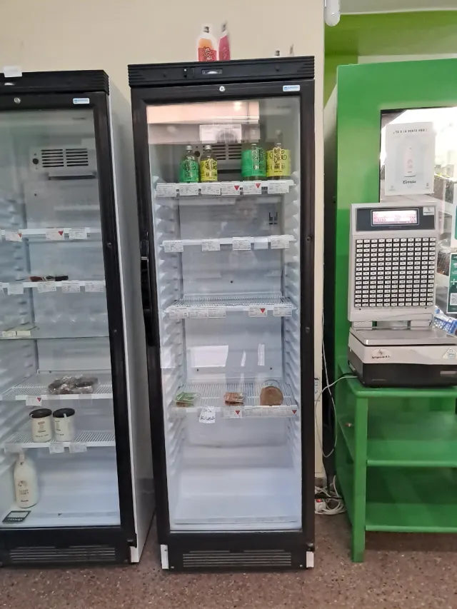 Cámara frigorífica expositora