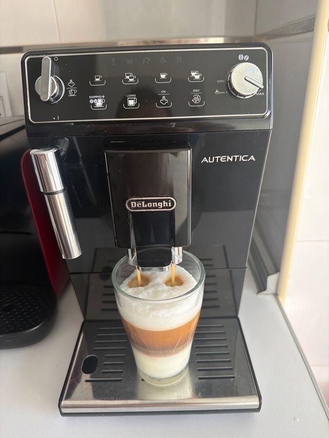 Cafetera Delonghi Auténtica