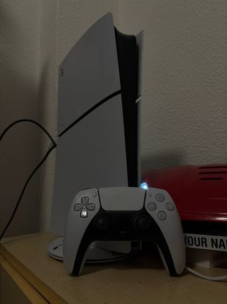 Consola Sony PS5 Blanca y Negra