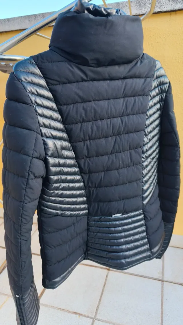 Chaqueta Guess Negra Mujer