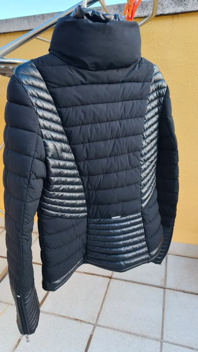 Chaqueta Guess Negra Mujer