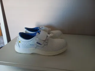 Zapatos de seguridad blancos
