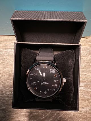 Reloj Unisex Negro y Plateado