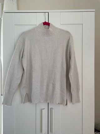 Jersey cuello alto beige