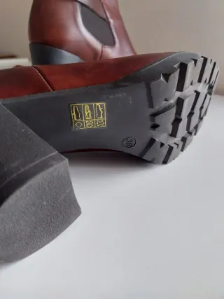 Stivaletti donna marrone con tacco grosso di 8cm