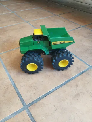 Camión Volquete John Deere