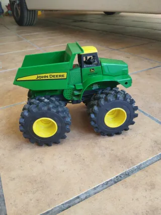 Camión Volquete John Deere