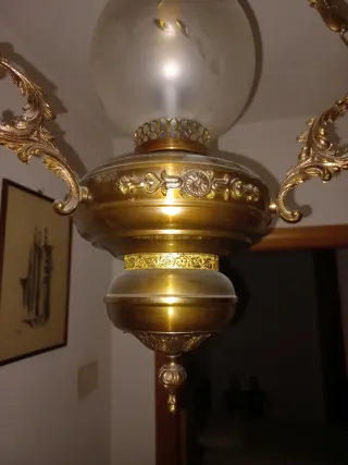 Lampadario in metallo e vetro