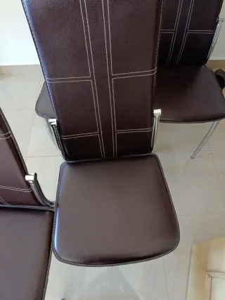 Mesa de comedor moderna cristal y metal