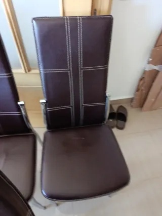 Mesa de comedor moderna cristal y metal