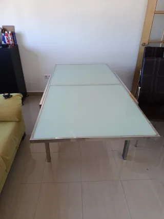 Mesa de comedor moderna cristal y metal