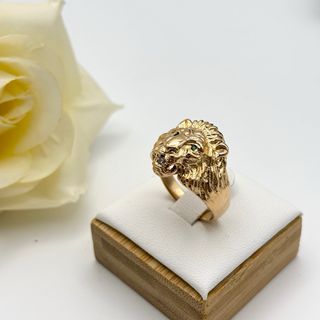 Anillo de oro 18kt león esmeraldas