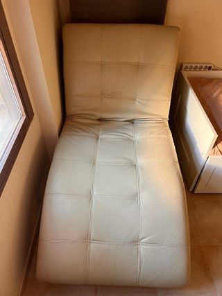 Diván de piel beige