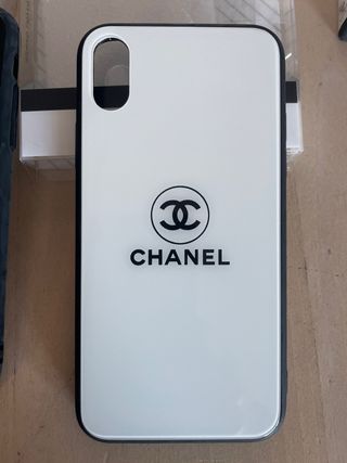 Fodere Chanel per iPhone X. Mai usate.