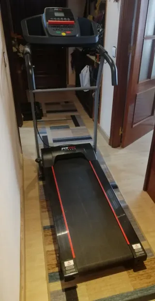 Cinta de correr marca FIUFIT