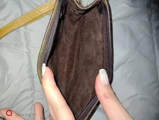 Bolso cartera marrón y dorado