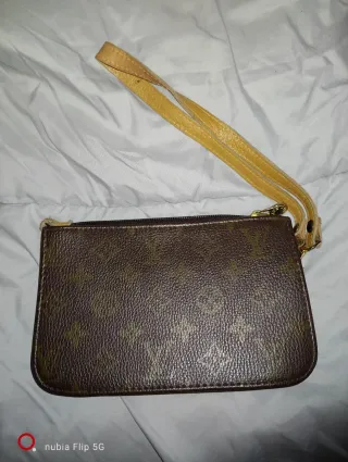 Bolso cartera marrón y dorado