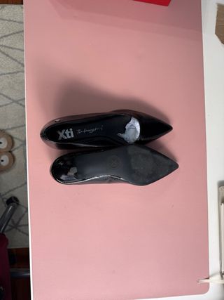 Tacones negros charol