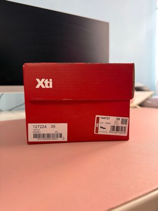 Tacones negros charol