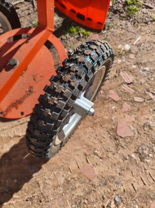 Desbrozadora 52cc con ruedas