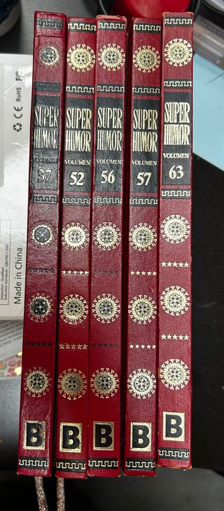 Varios libros de la colección Super Humor