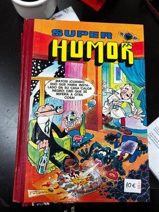 Varios libros de la colección Super Humor