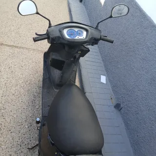 Scooter Hyosung Negra