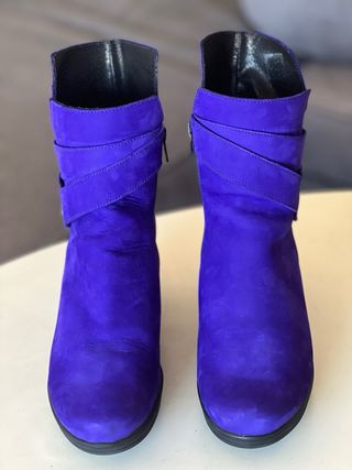Botines ante morado azul con tiras