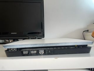 PS4 Slim 500GB + Mando y Juegos