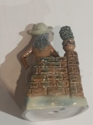 Estatuilla de porcelana mujer con cántaros